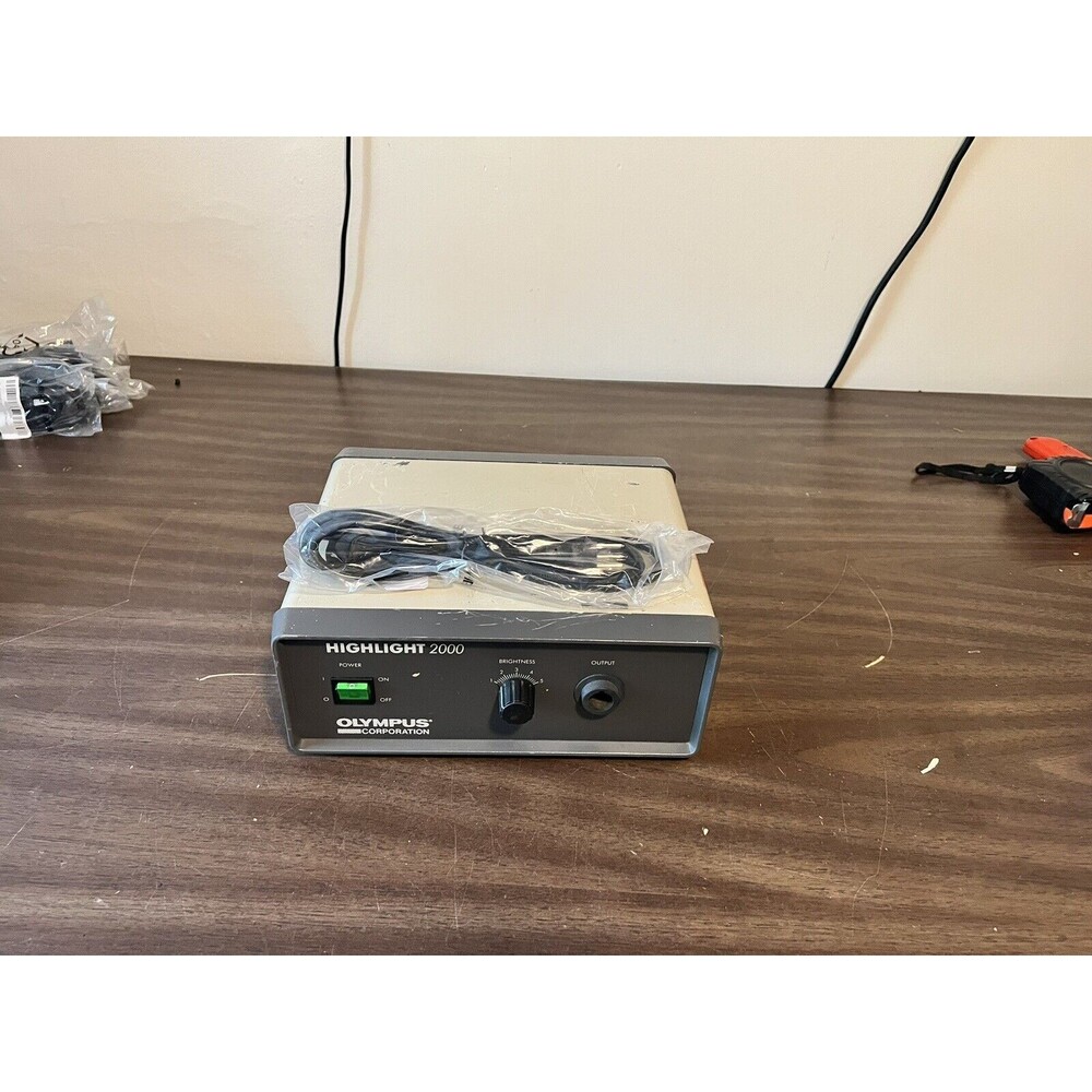 Olympus Corporation Highlight 2000 Fiber Optic Light Source